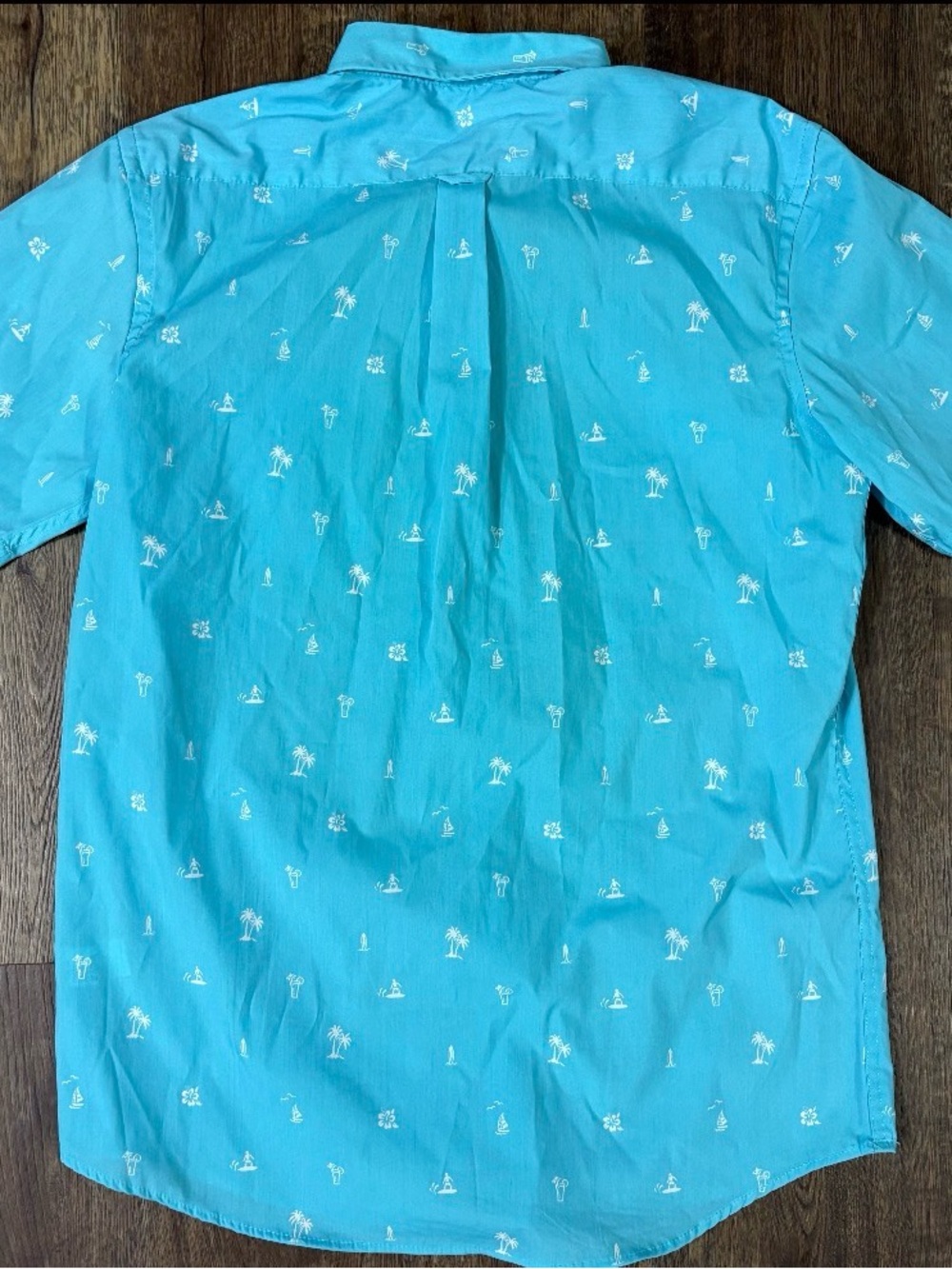 Izod Turquoise Short-Sleeve Button-Down Shirt with White Island Motif - Picture 2 of 2
